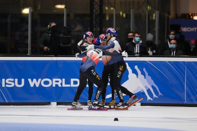 球派体育入口-韩国短道队赛季中段重拾状态 “全能女王”遭遇考验